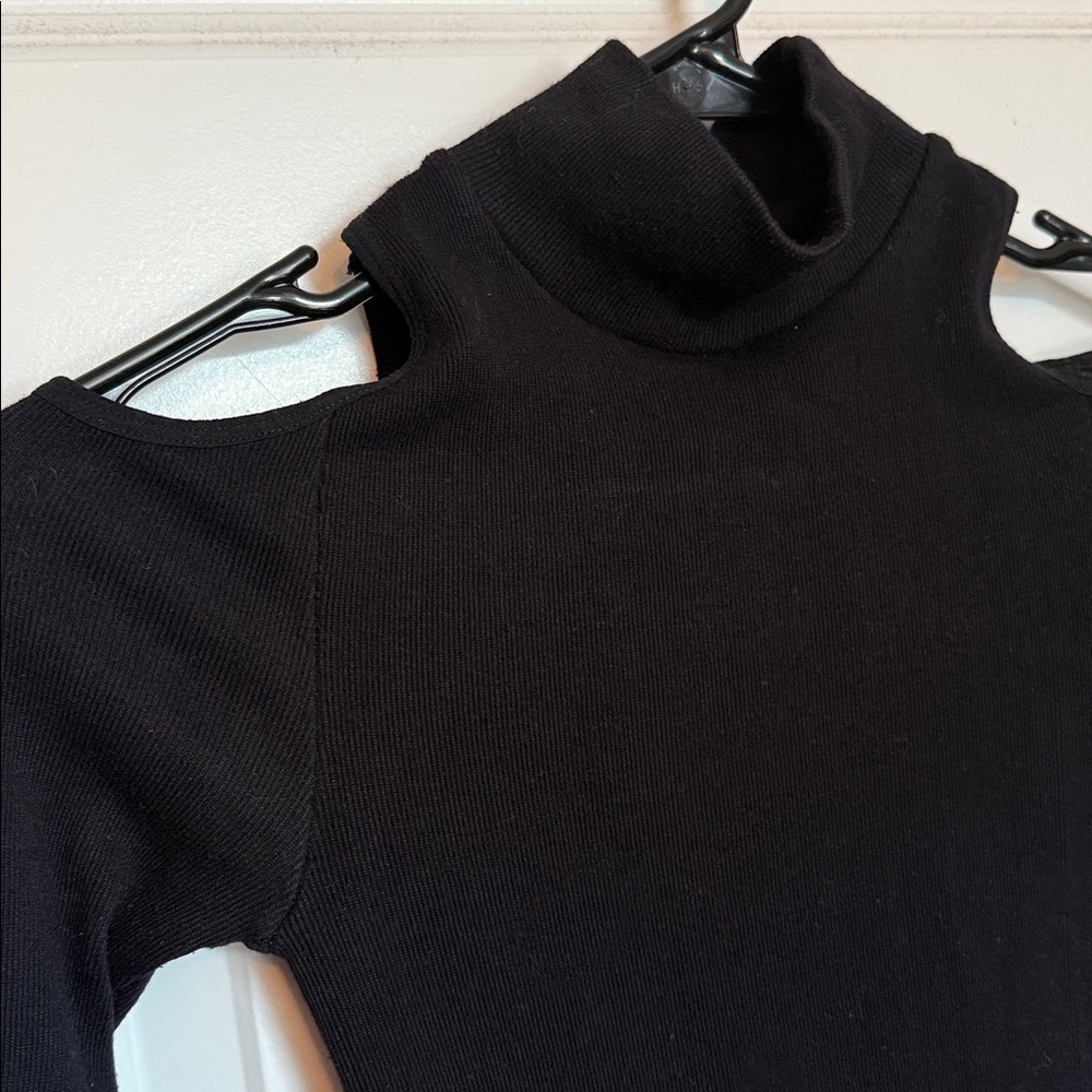 Bebe cold shoulder bodycon dress Sz Small - Picture 4 of 8